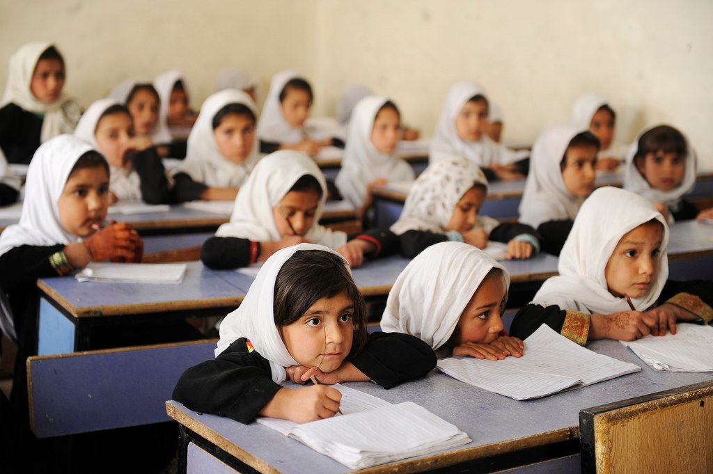 afghan girl school.jpg